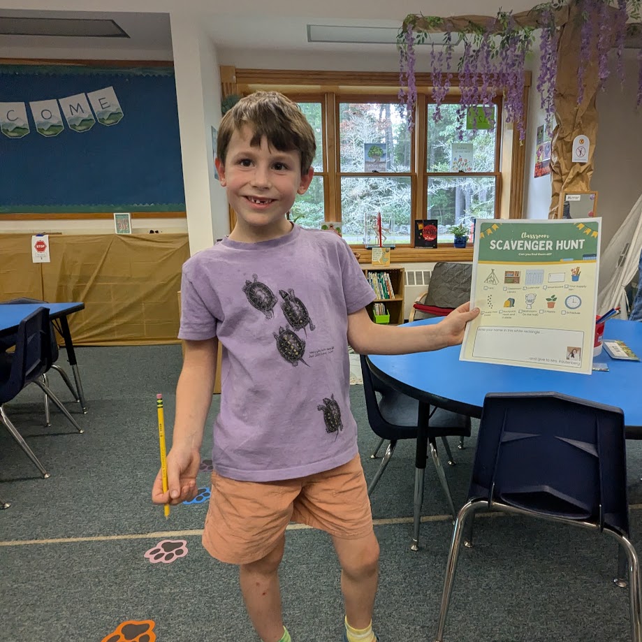 student with scavenger hunt list